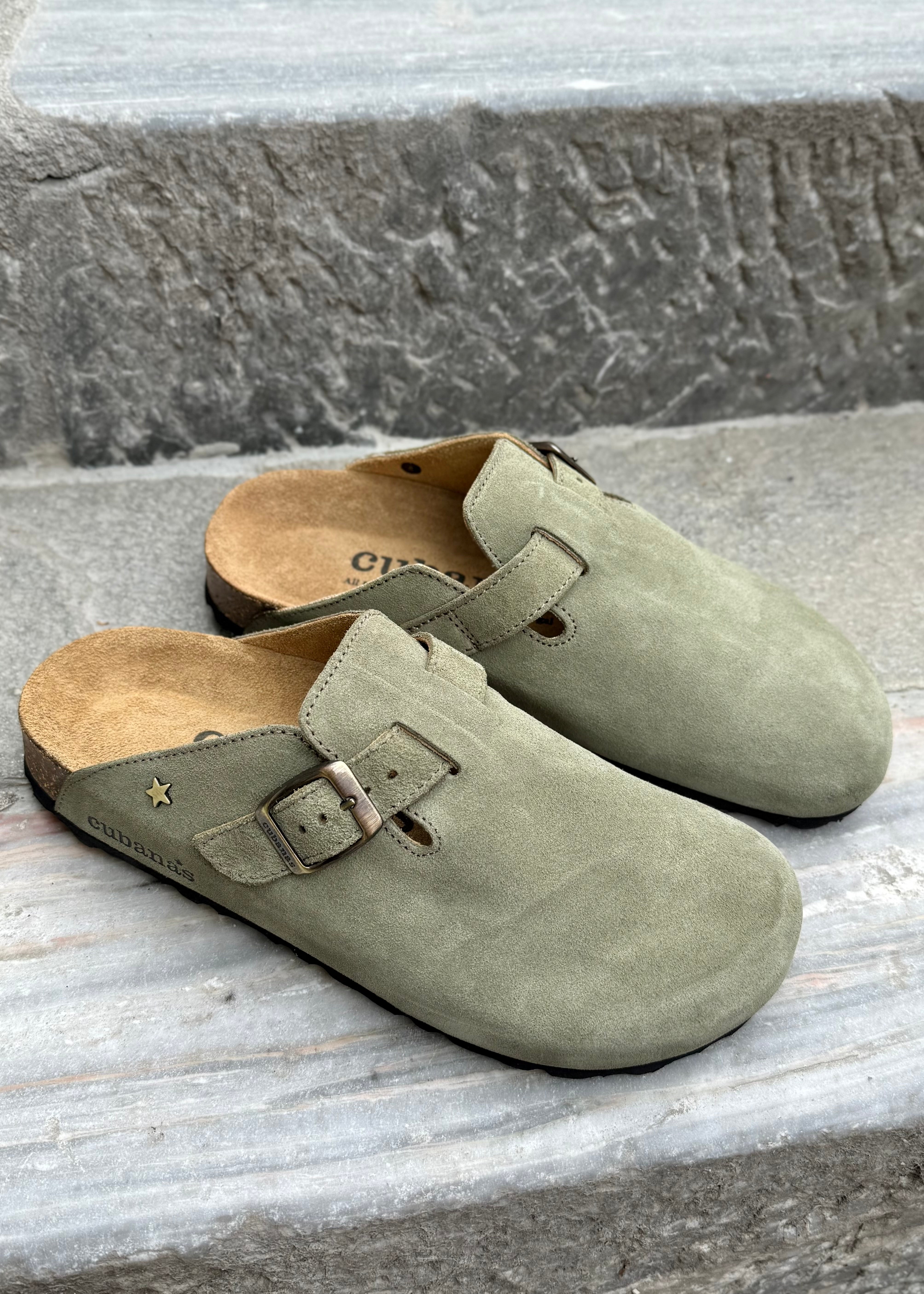 Mules Cubanas Maria suède Kaki - L'adresse Corte