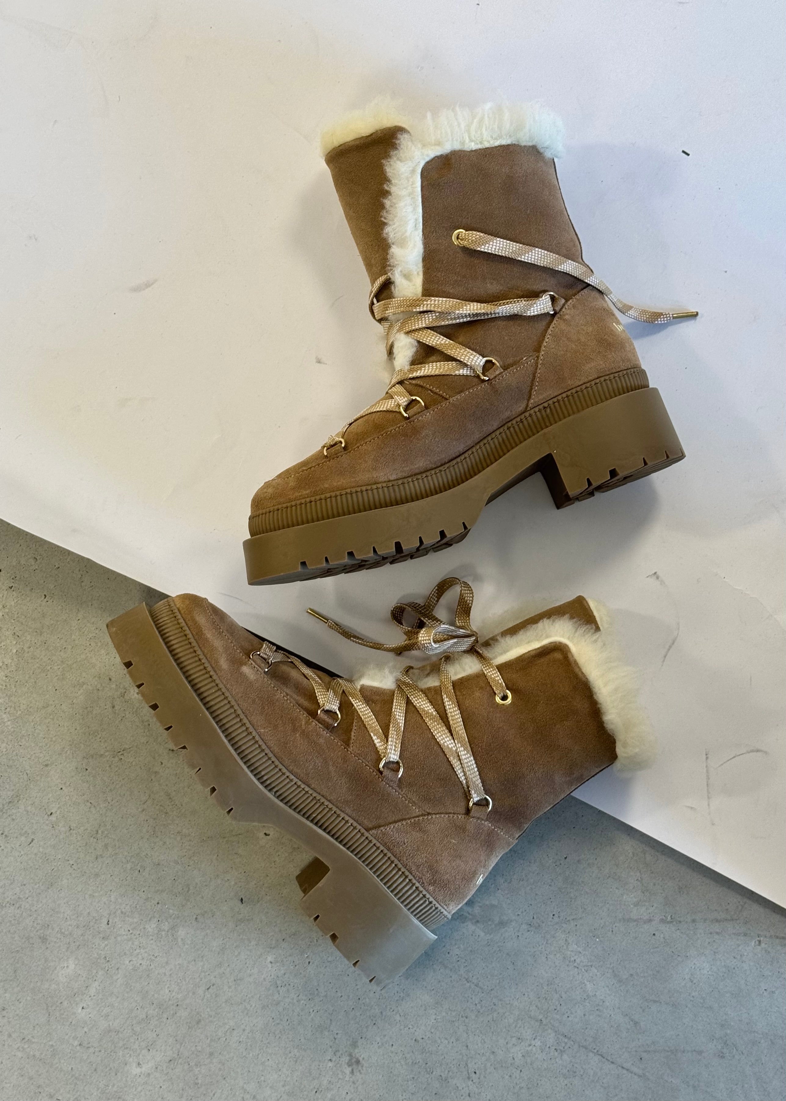 Bottines Bobbies Iga suède Antilope - L'adresse Corte