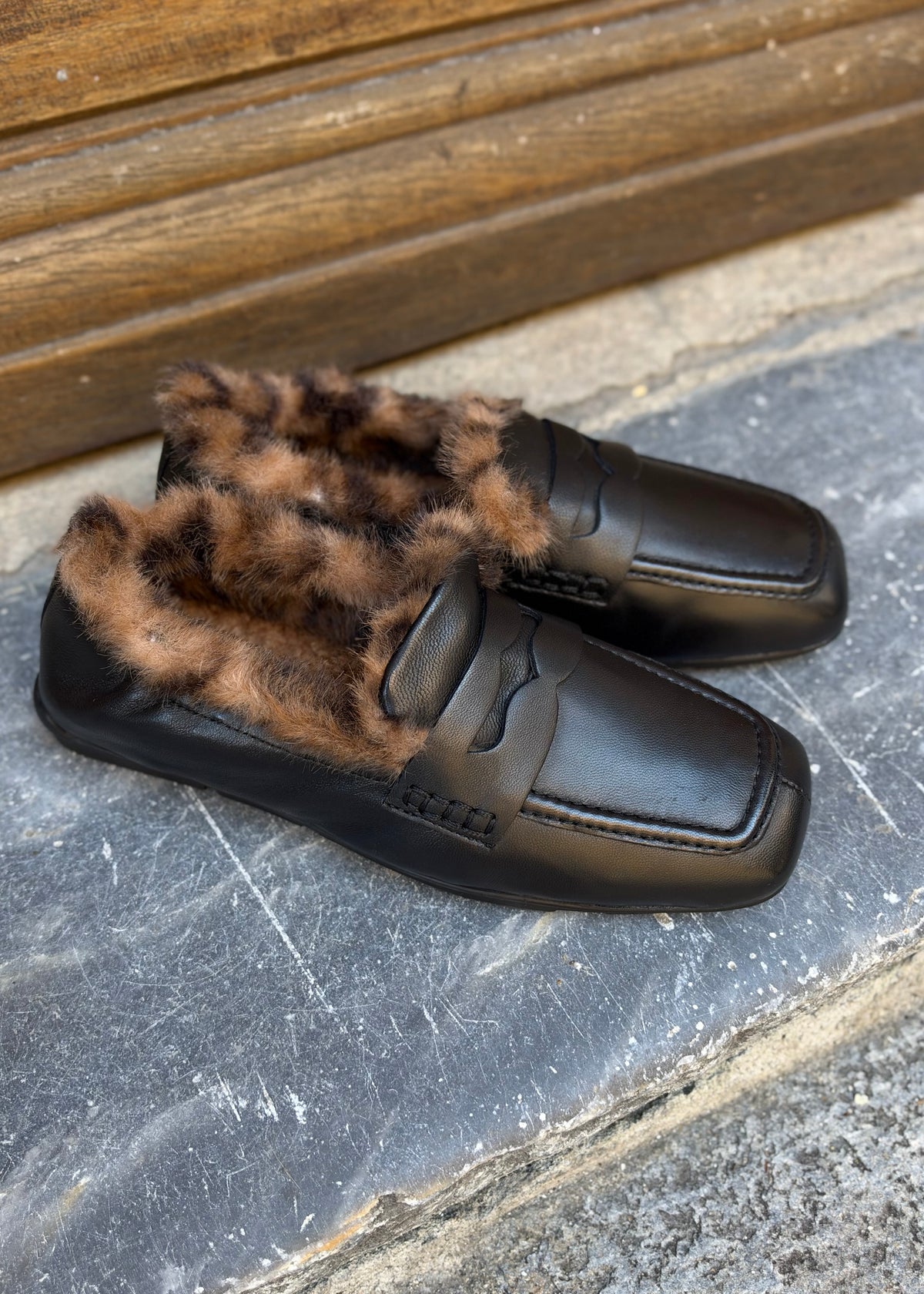 Mocassins Ash Barkley Fur Noir - L'adresse Corte
