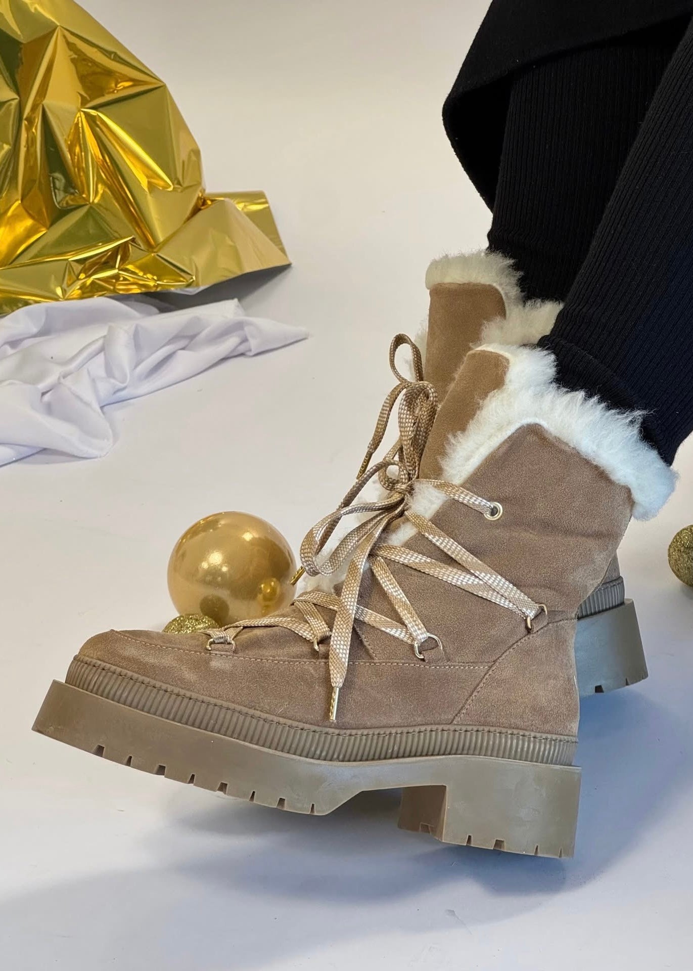 Bottines Bobbies Iga suède Antilope - L'adresse Corte