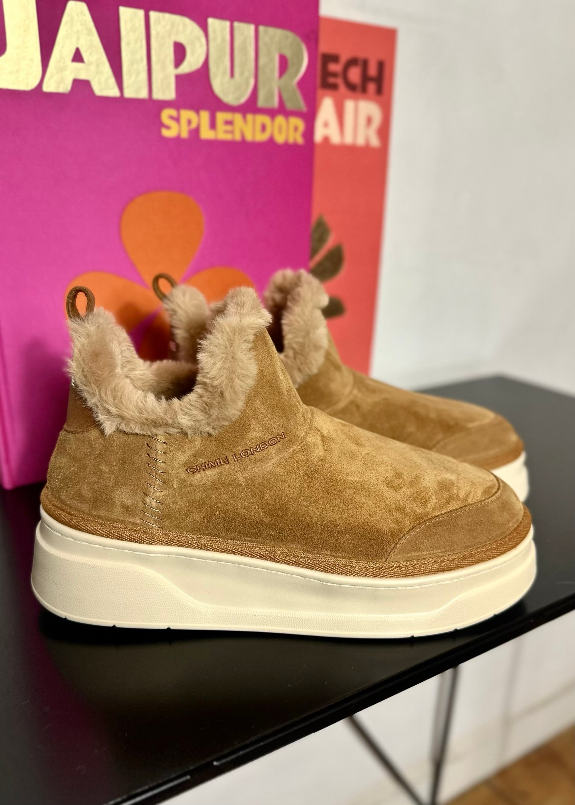 Boots Crime London Snooze cognac