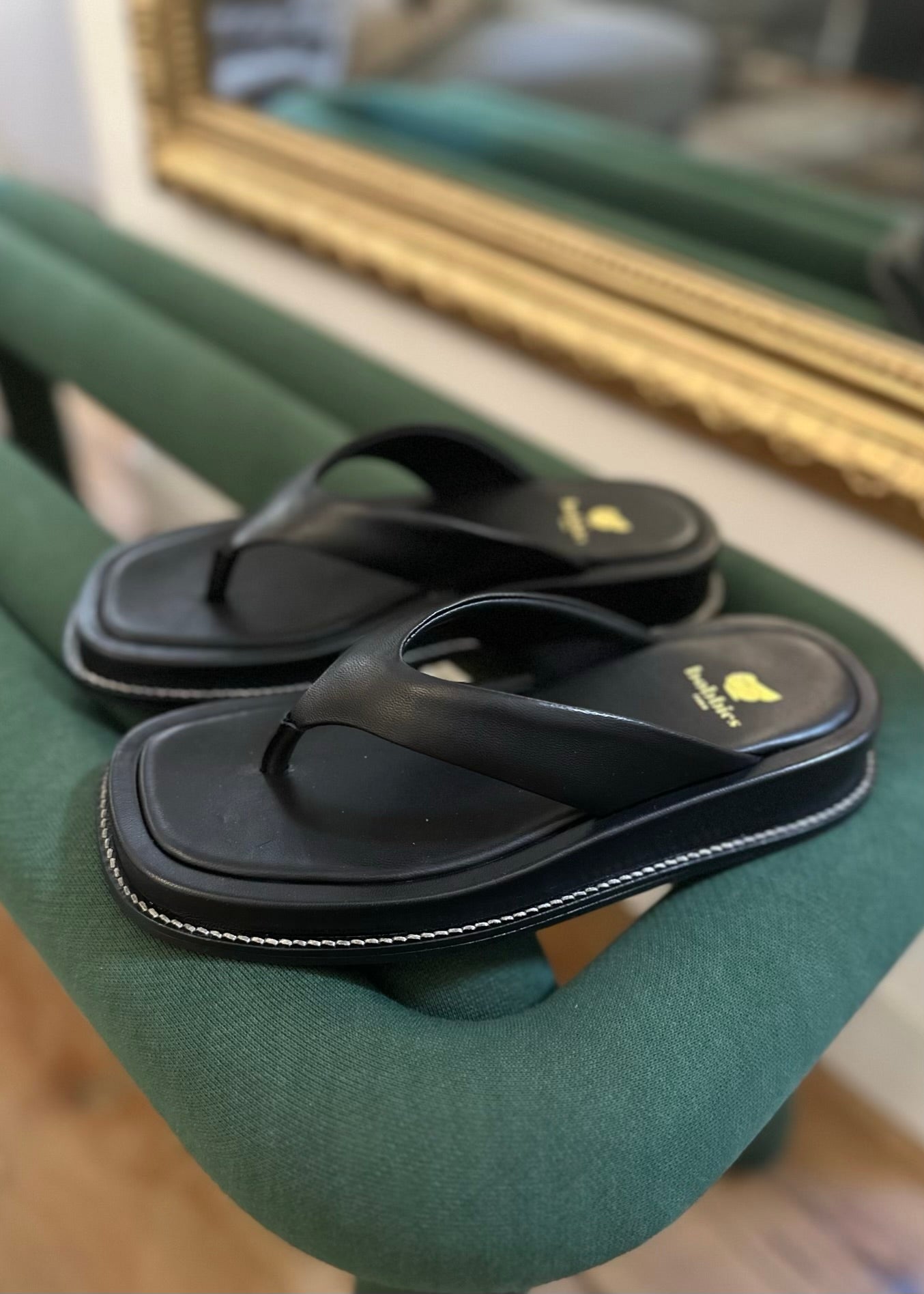 Mules Bobbies Hiromi Black - L'adresse Corte