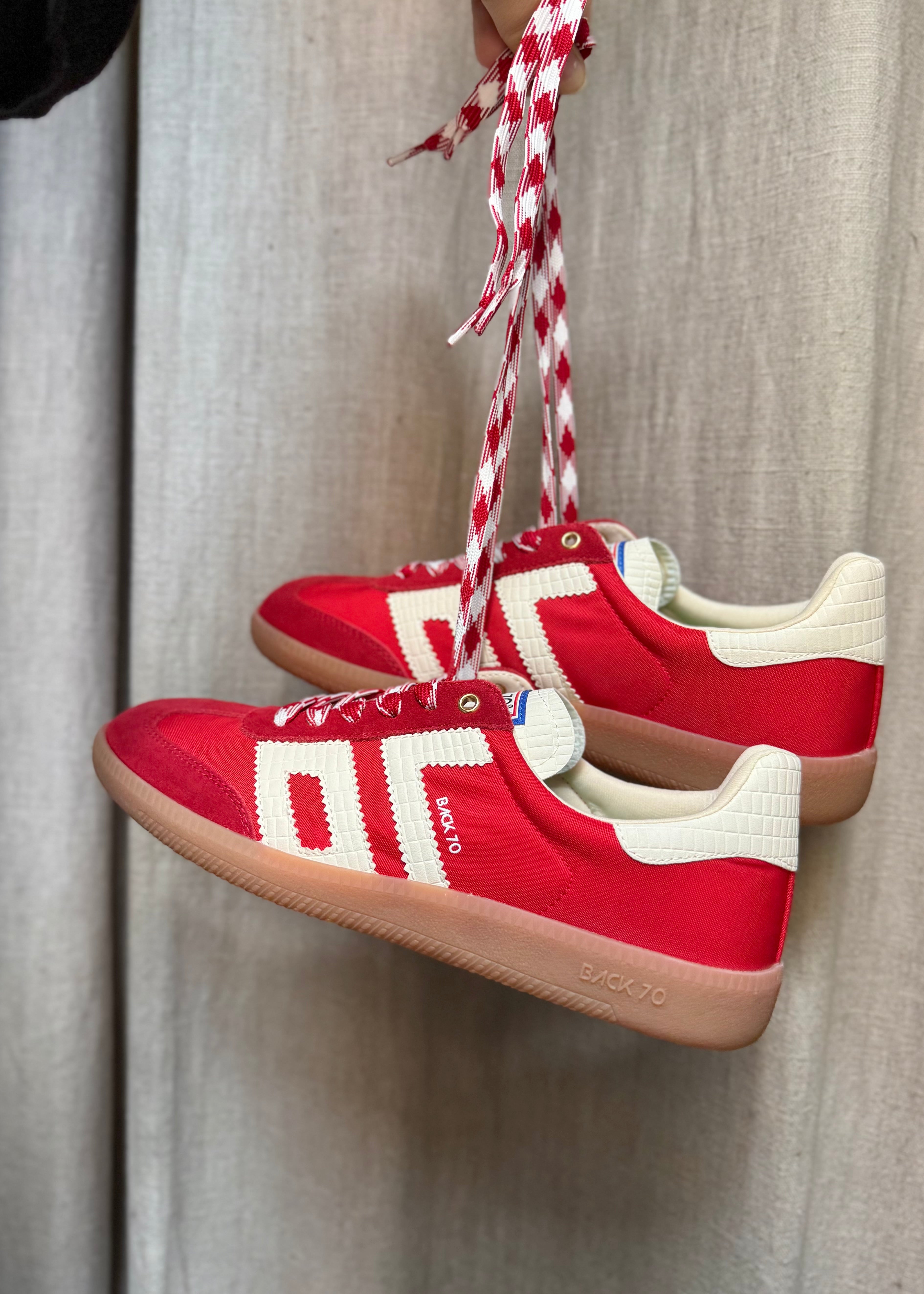 Baskets Back70 Ghost Red Suède - L'adresse Corte