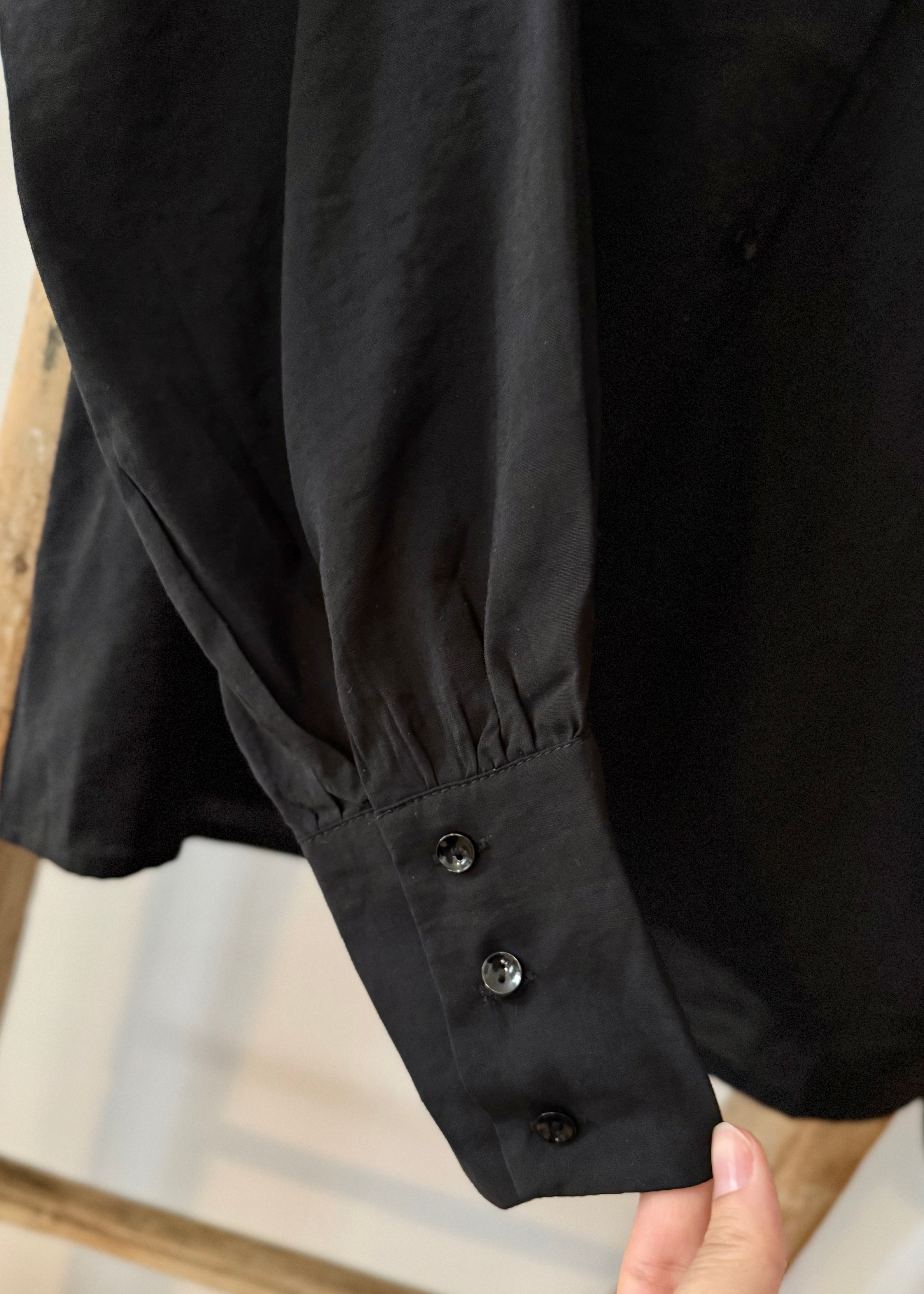 Chemise EVA, col volanté - Noir L'adresse Corte