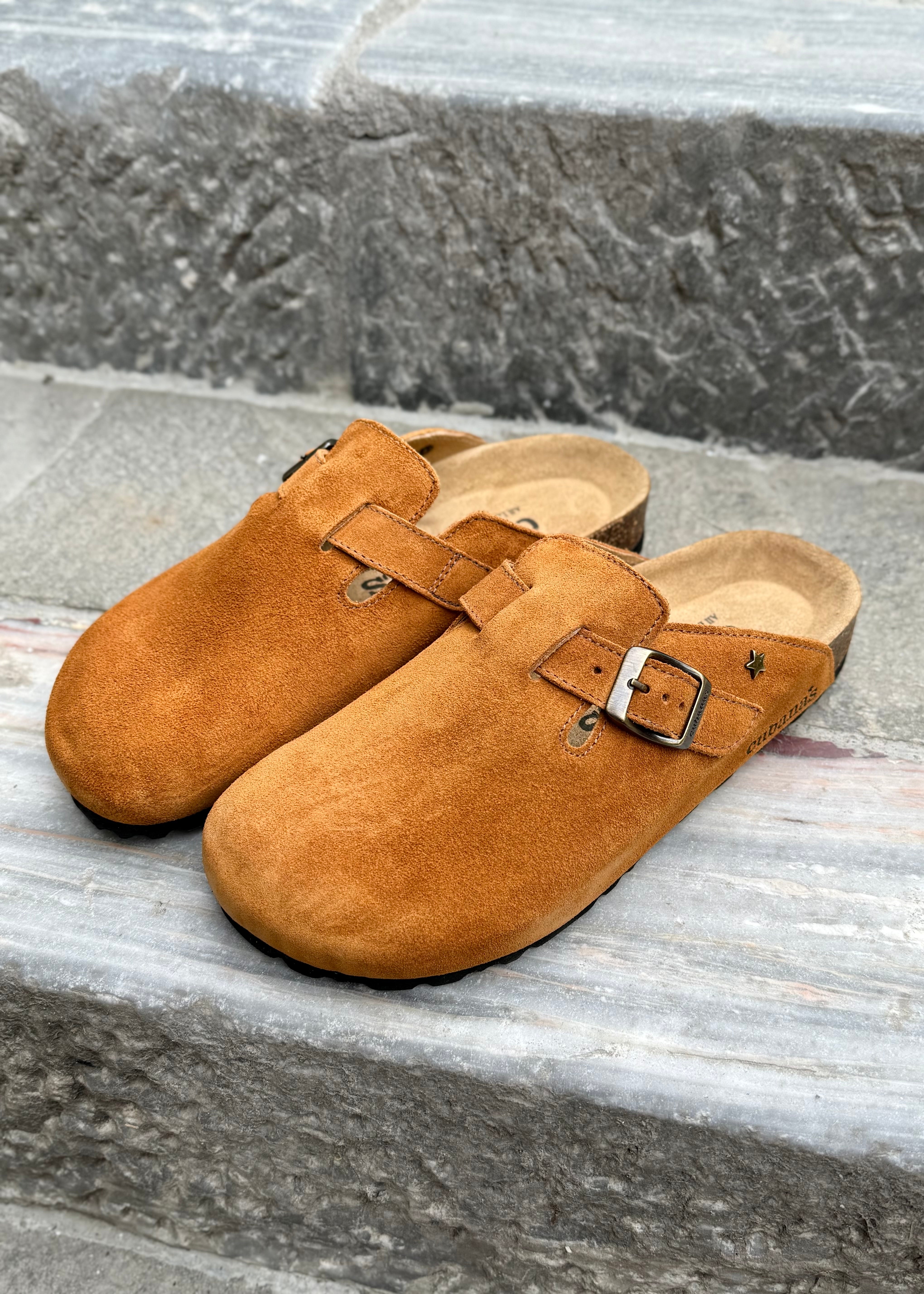 Mules Cubanas Maria suède Cognac