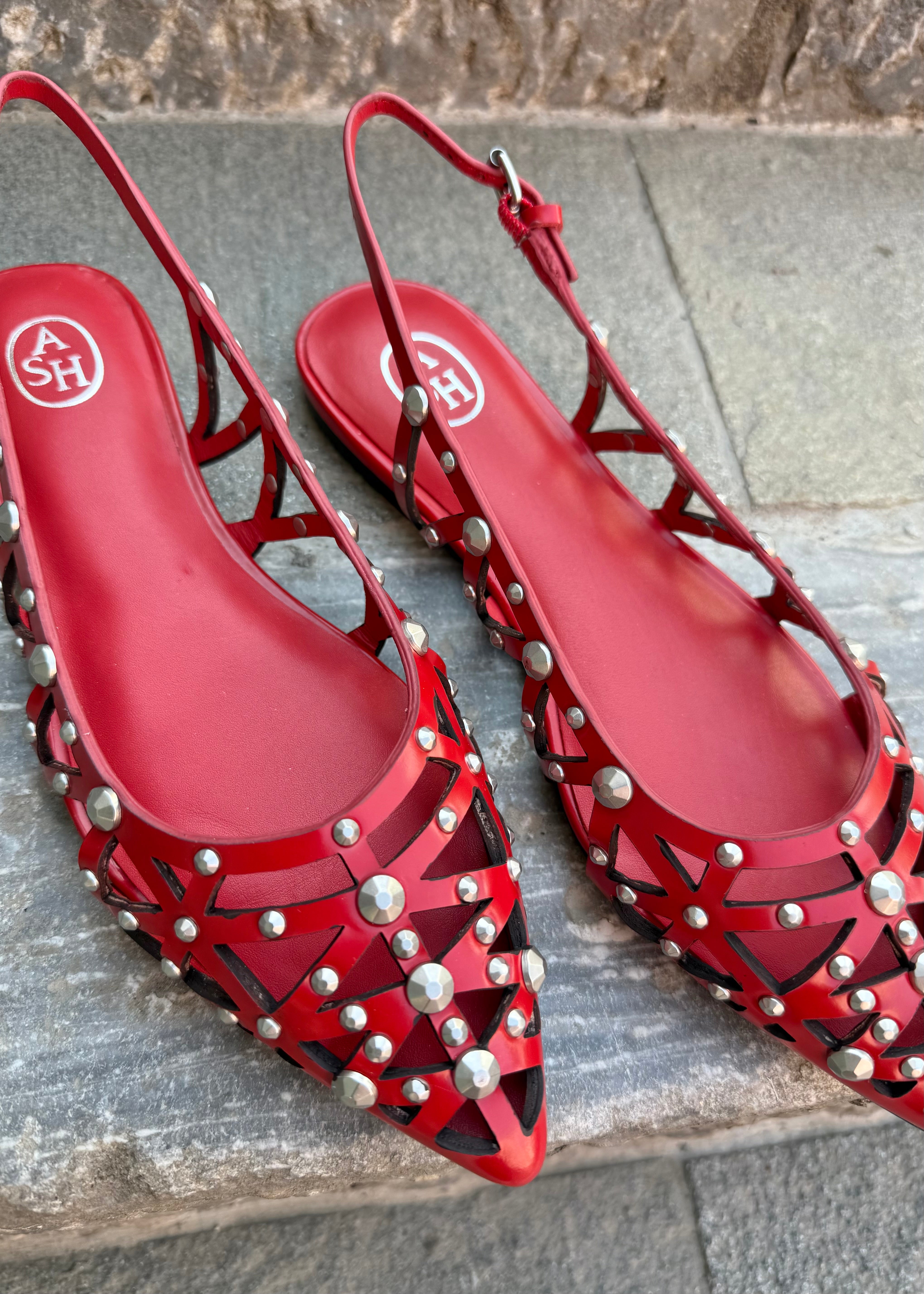 ballerines Ash Bazaar cuir rouge clouté