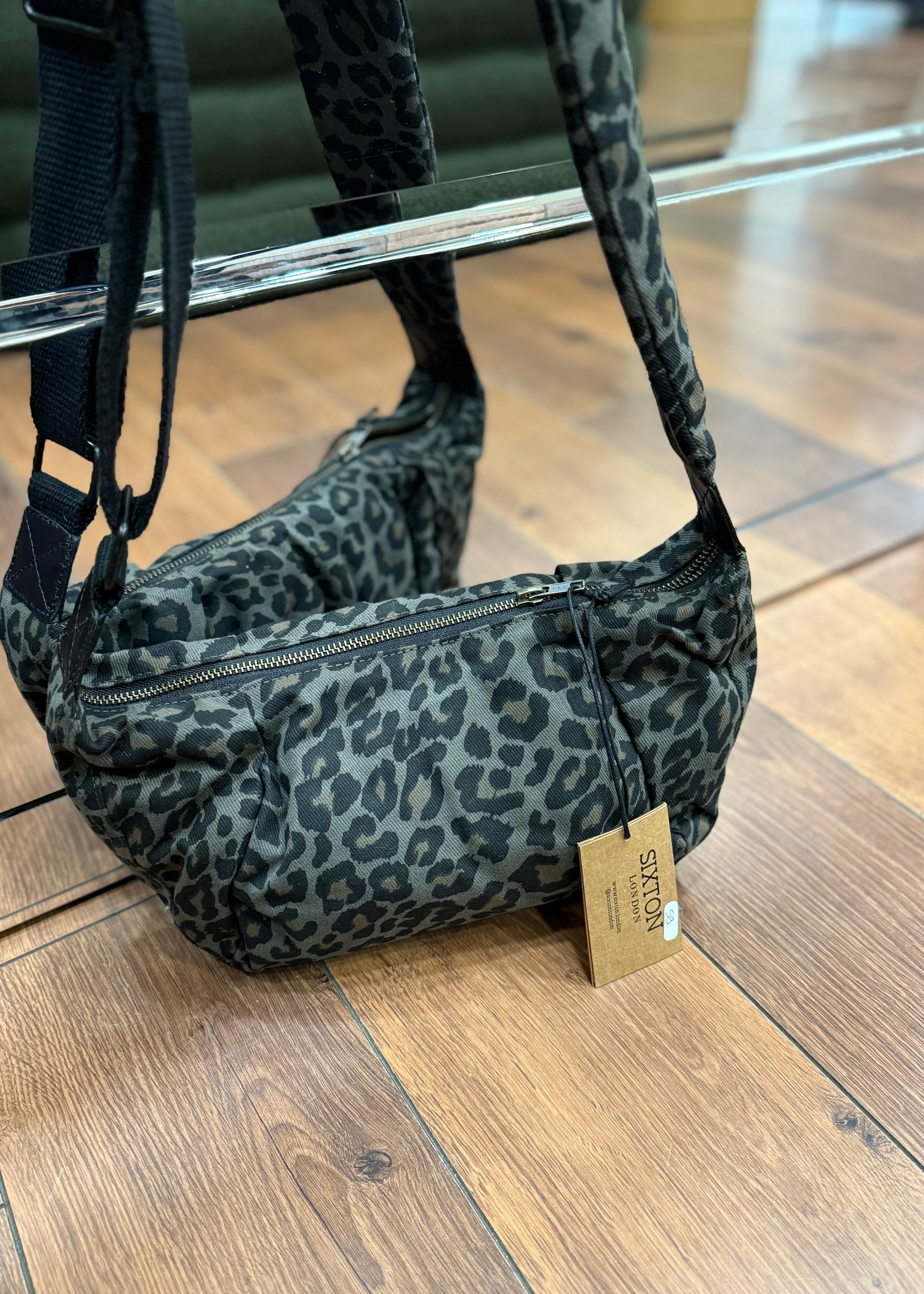 Sac banane Sixton London - Léo Grey print