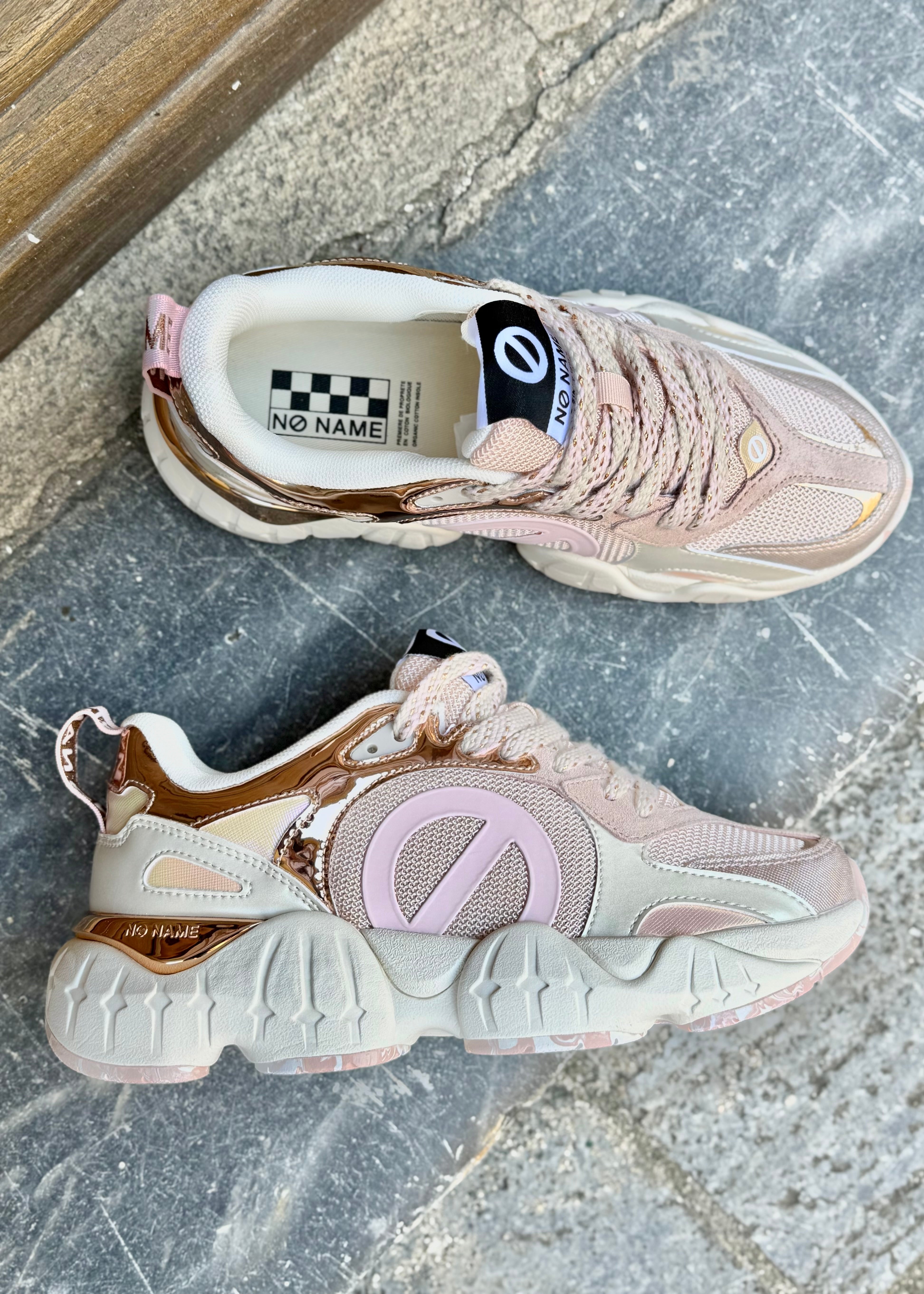 Baskets No name Krazee Runner Rose métal No Name