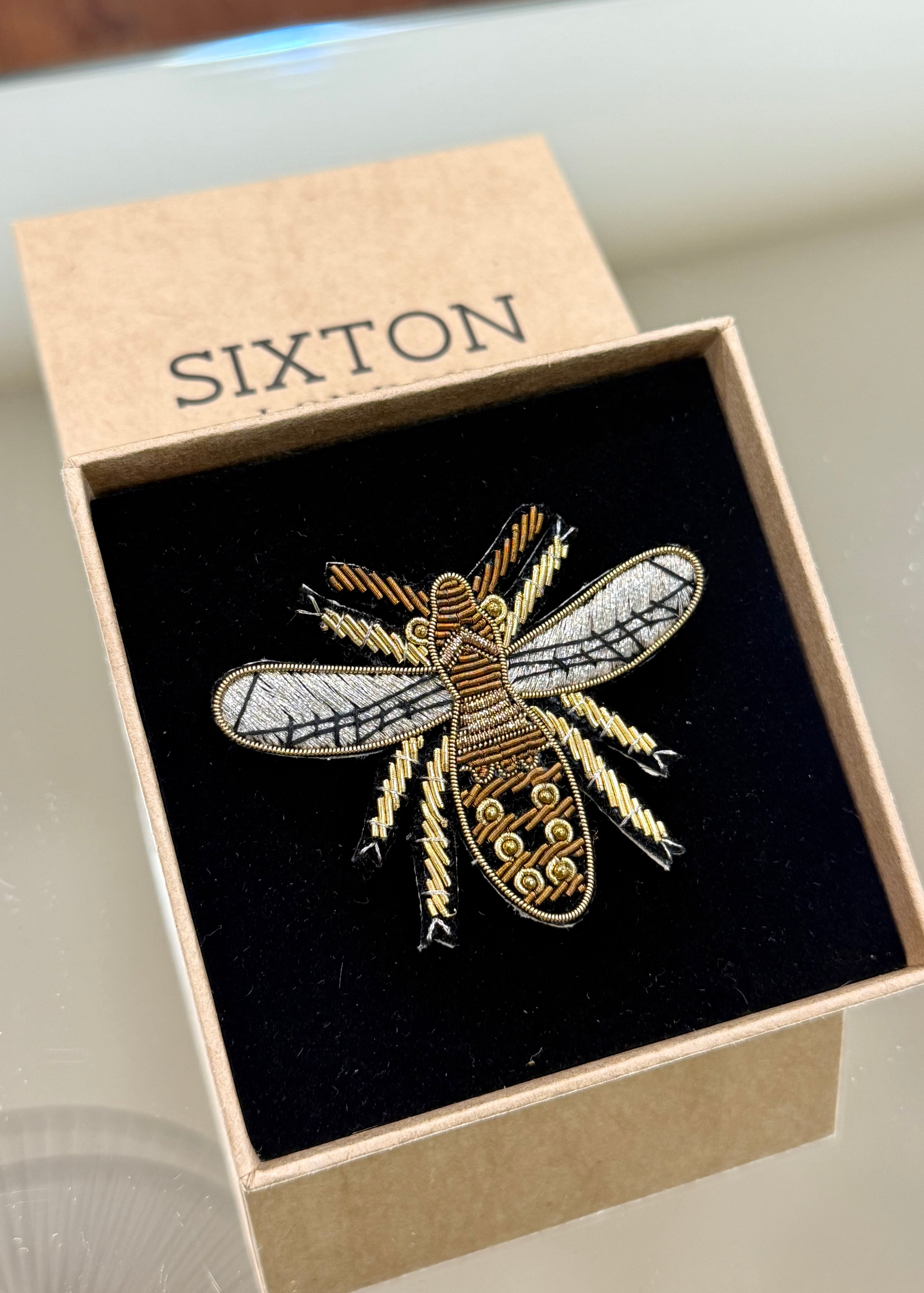 Broche Abeille brodée - Sixton London