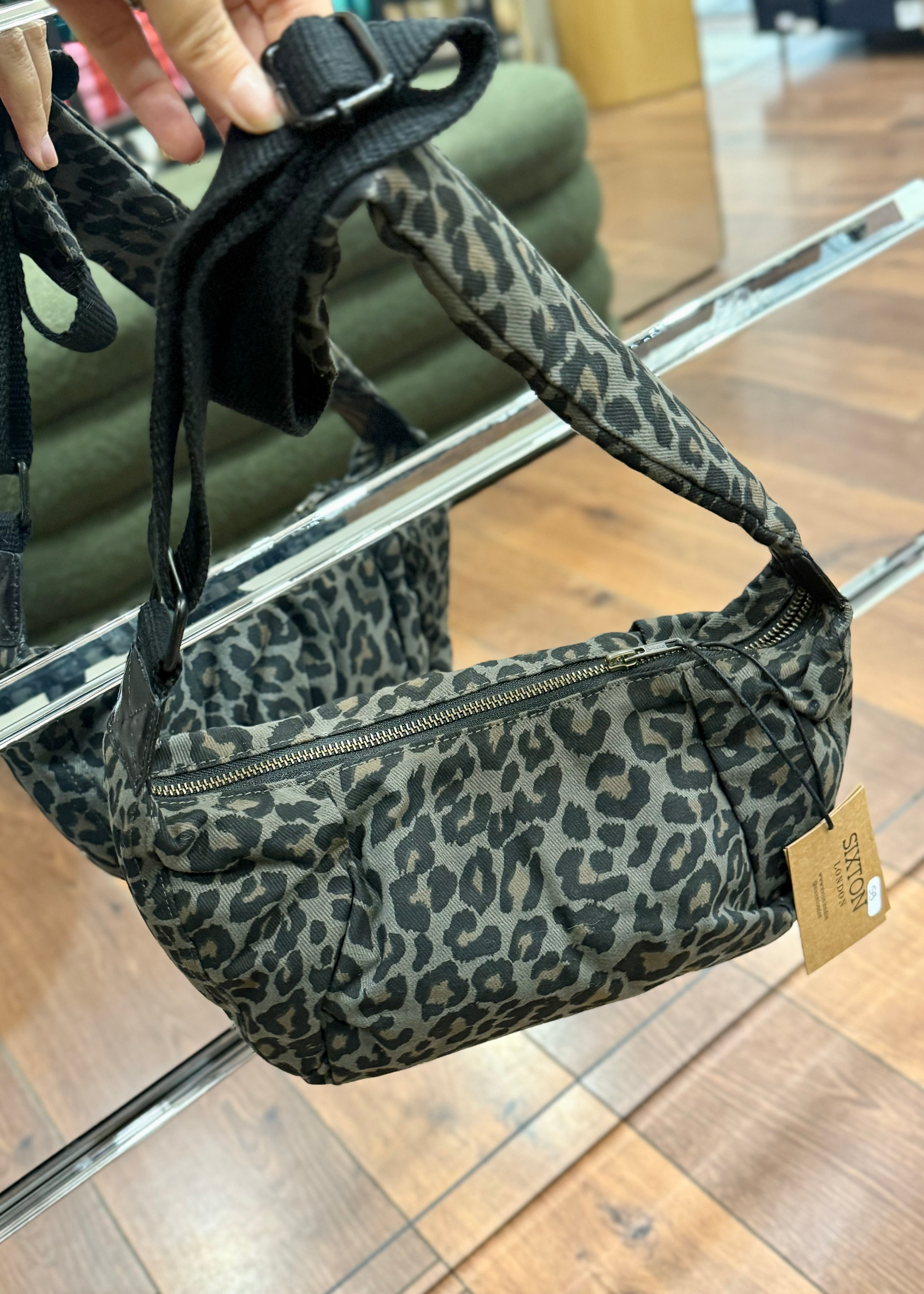 Sac banane Sixton London - Léo Grey print